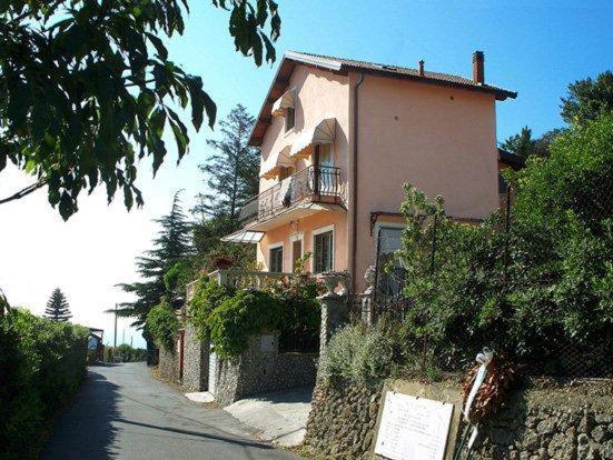 La Tana Del Tasso Ventimiglia Bed & Breakfast Luaran gambar