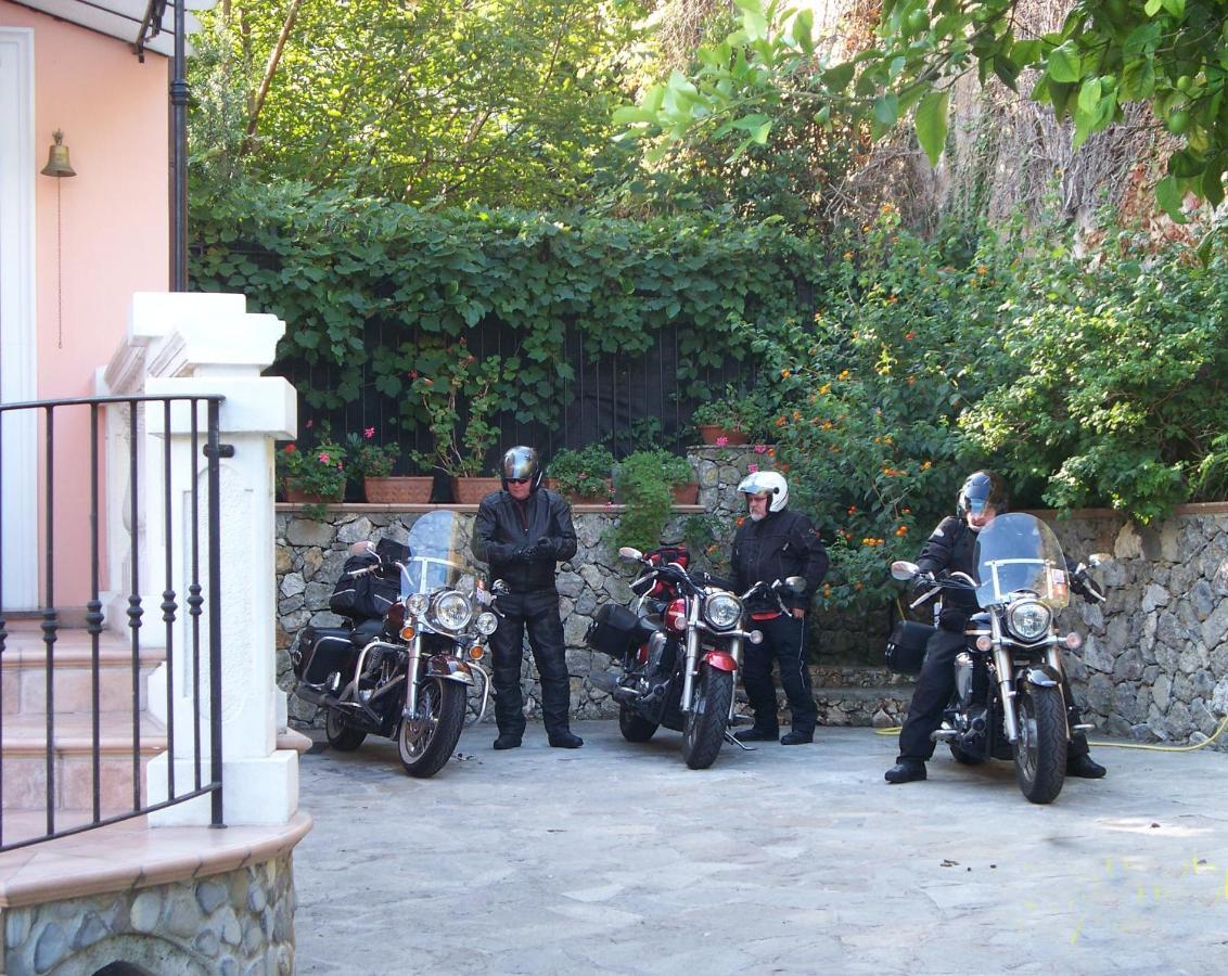 La Tana Del Tasso Ventimiglia Bed & Breakfast Luaran gambar