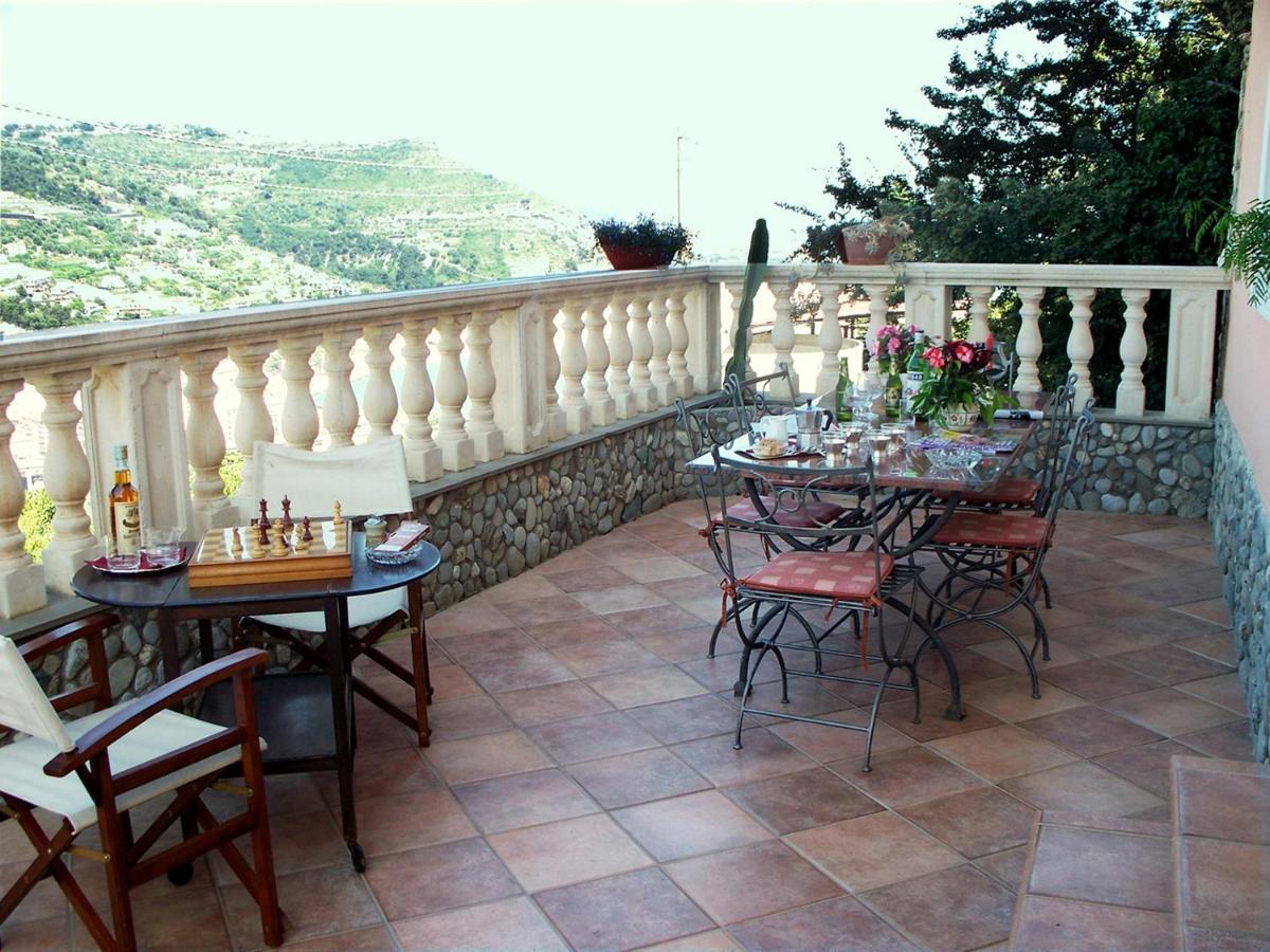 La Tana Del Tasso Ventimiglia Bed & Breakfast Luaran gambar